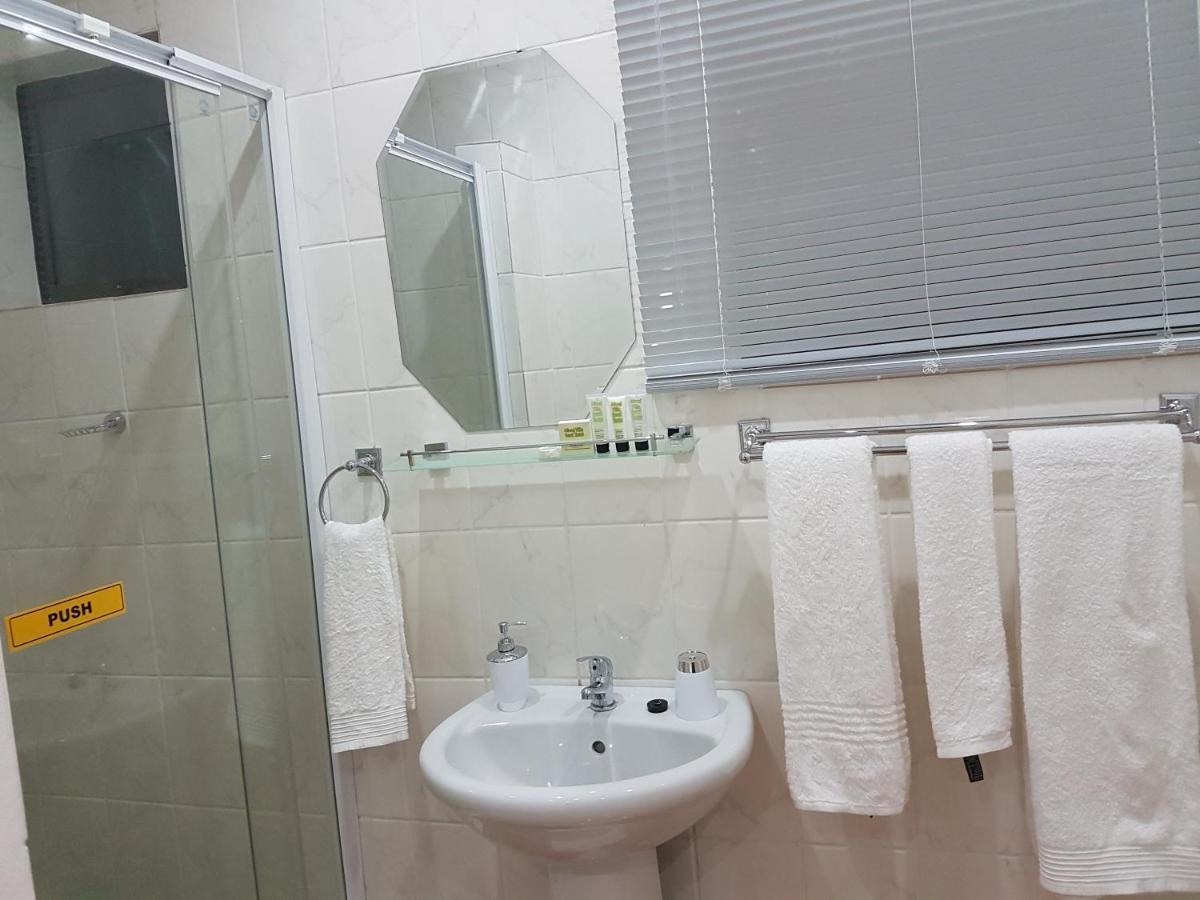 Aliwal Villa Guest Lodge Екстер'єр фото